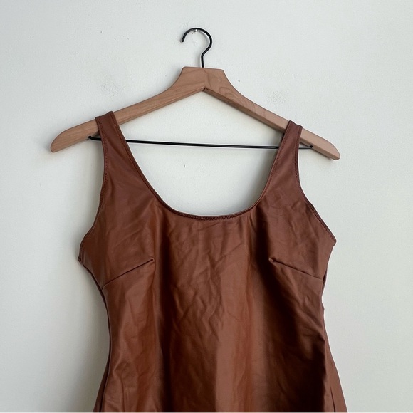 SKIMS Bodysuit WET JERSEY TANK Faux Leather COPPER Vegan Thong Scoop Neck Medium - Picture 6 of 13